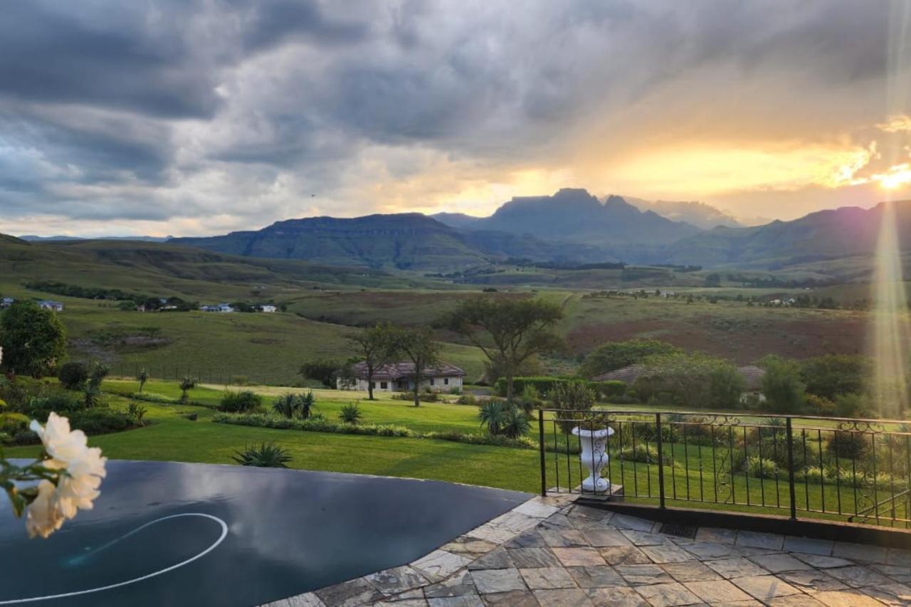 Inkungu Lodge Champagne Valley Bagian luar foto