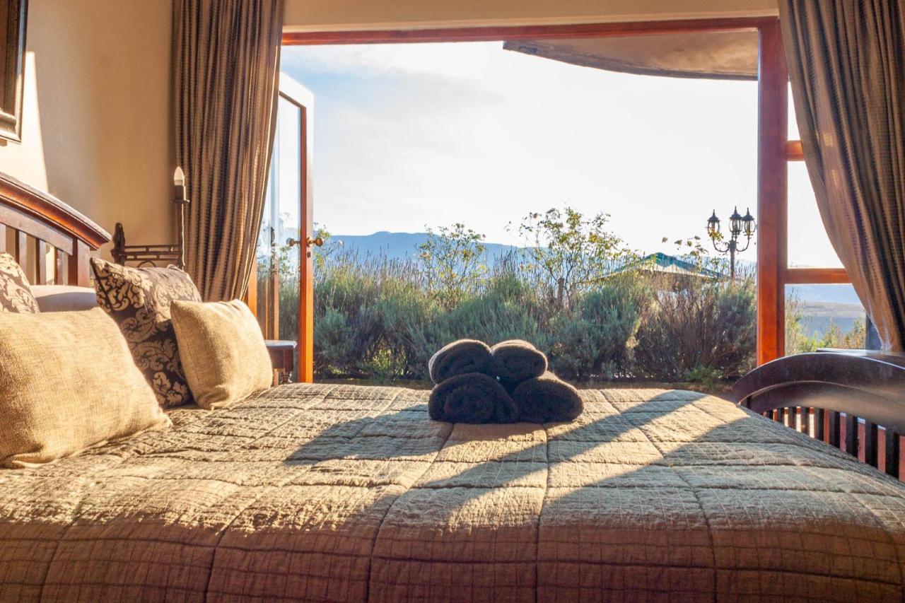 Inkungu Lodge Champagne Valley Bagian luar foto
