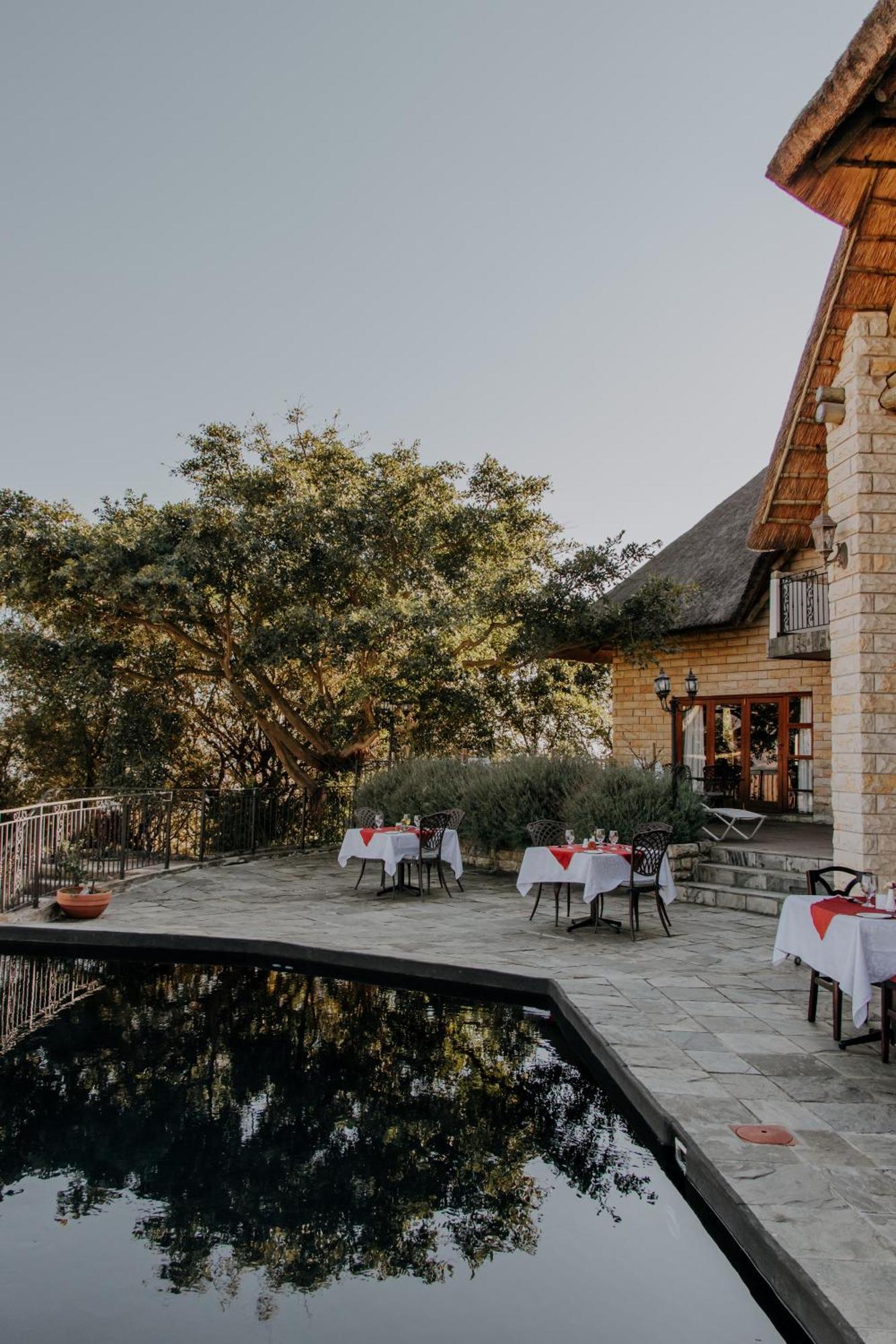 Inkungu Lodge Champagne Valley Bagian luar foto