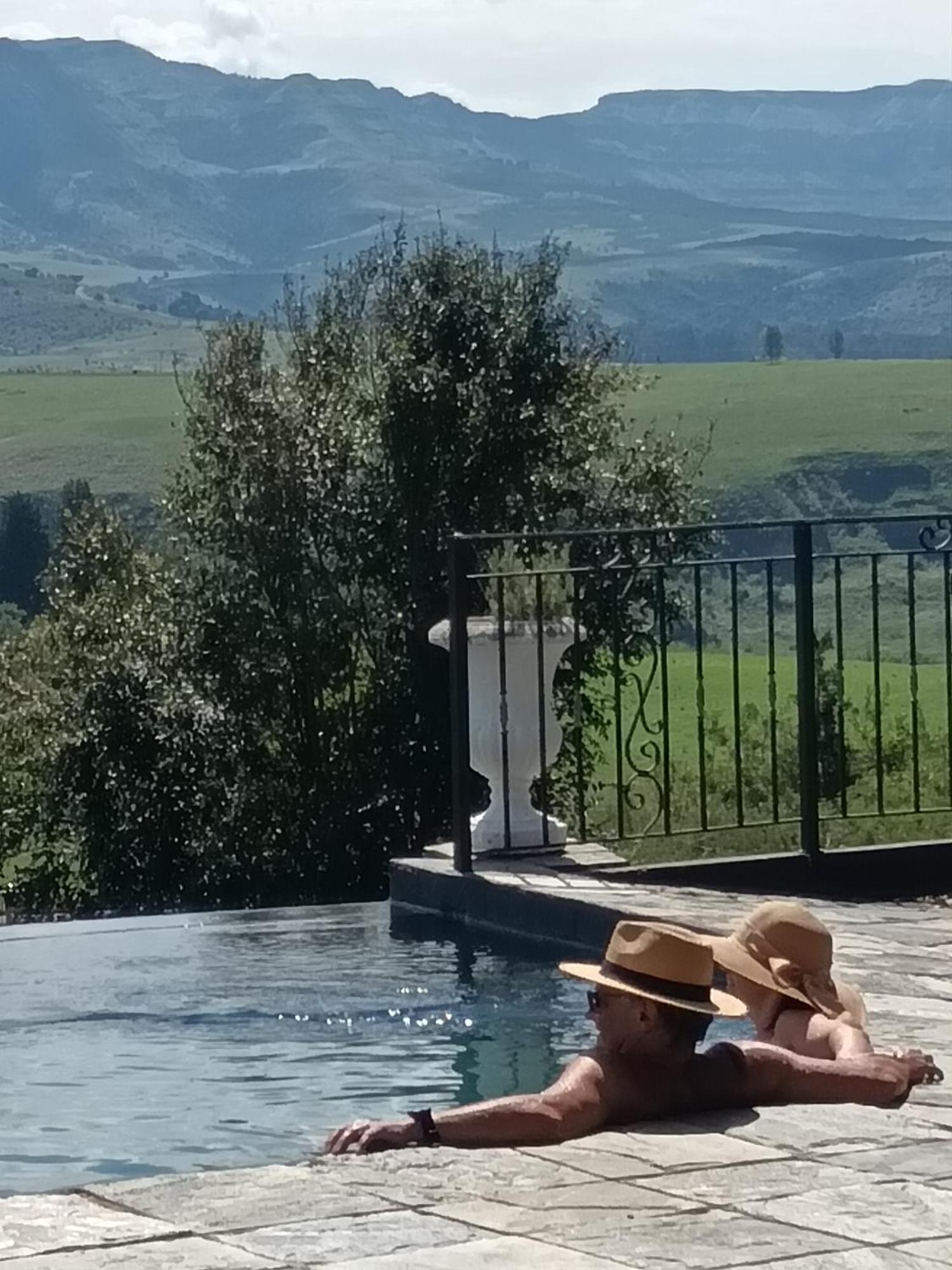 Inkungu Lodge Champagne Valley Bagian luar foto