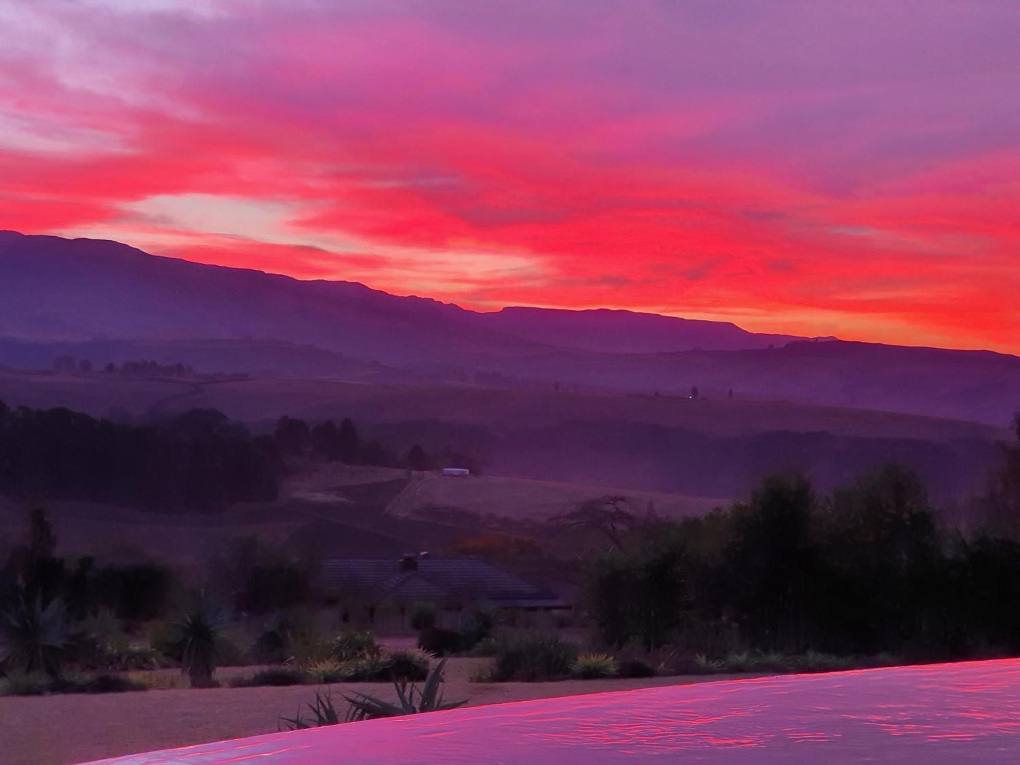 Inkungu Lodge Champagne Valley Bagian luar foto