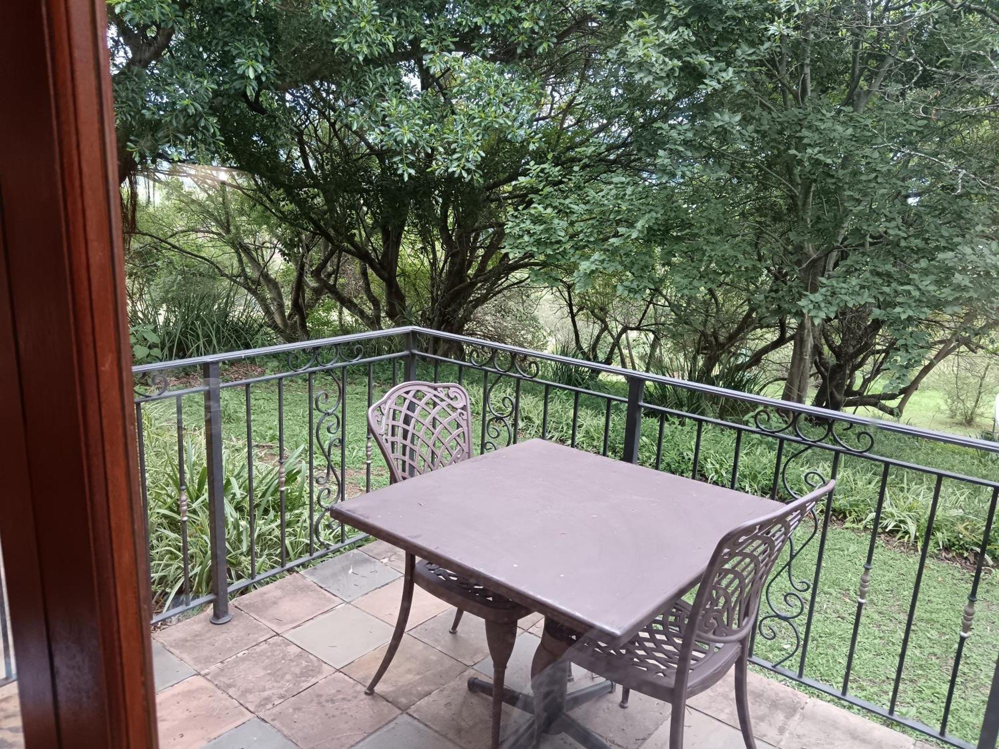 Inkungu Lodge Champagne Valley Bagian luar foto