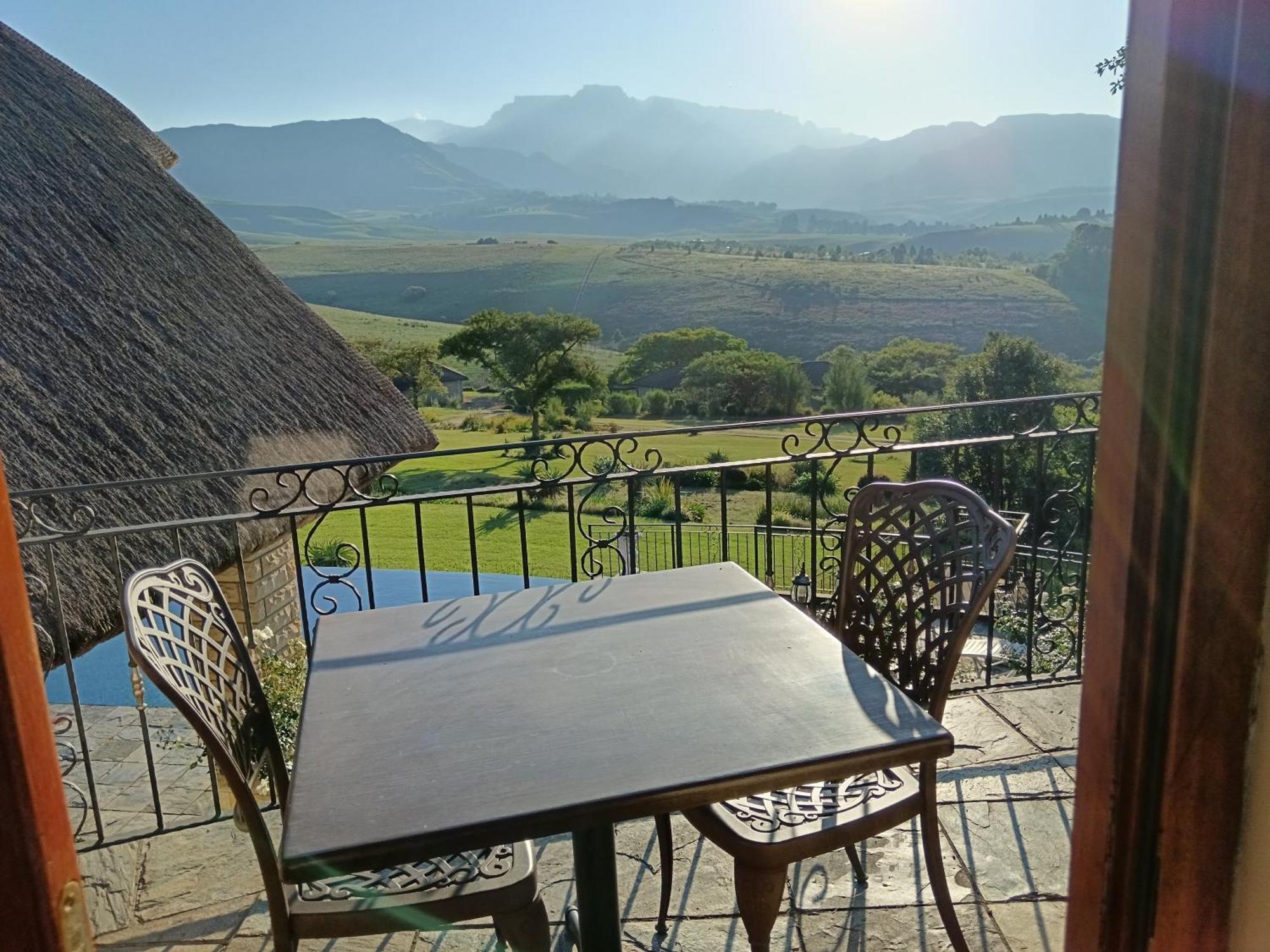 Inkungu Lodge Champagne Valley Bagian luar foto